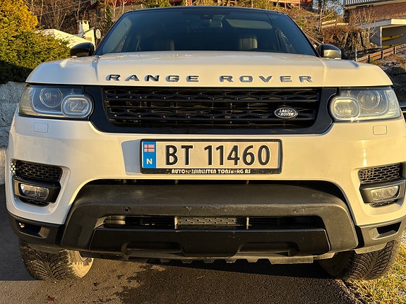 Land Rover Range Rover Sport 3 of 5