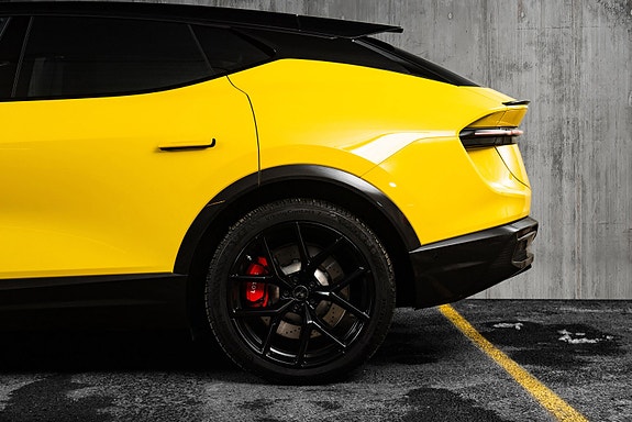 Lotus Eletre 11 of 30