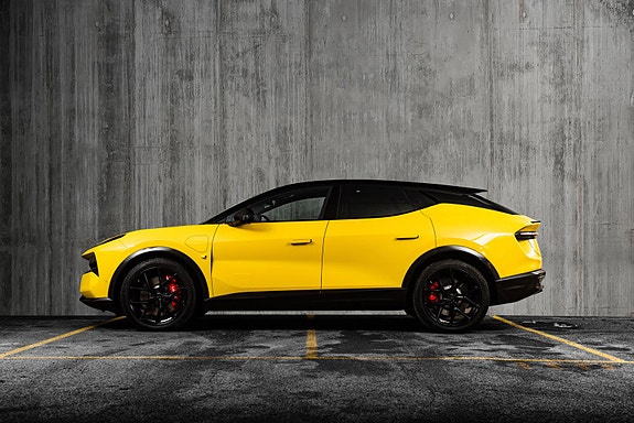 Lotus Eletre 2 of 5