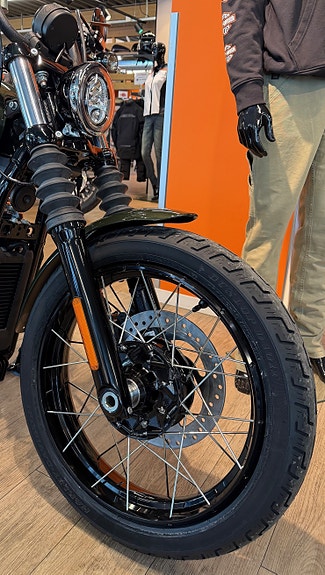 Harley-Davidson FXBB Street Bob 117 5 of 8