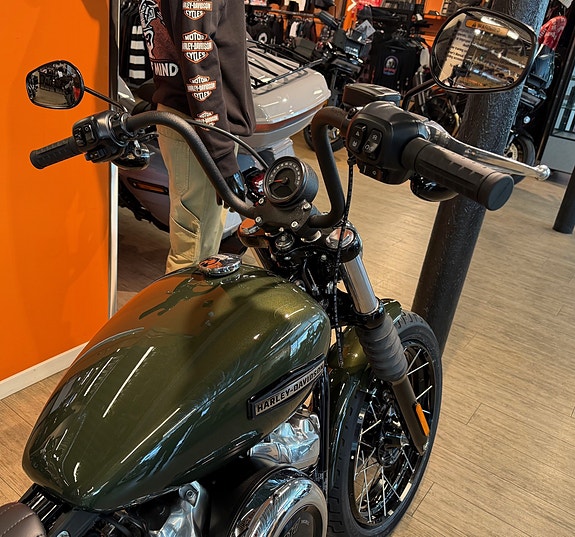 Harley-Davidson FXBB Street Bob 117 6 of 8
