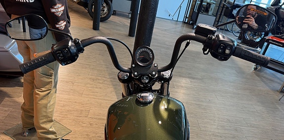 Harley-Davidson FXBB Street Bob 117 7 of 8