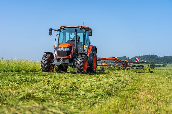 Kubota M4-073 5 of 9