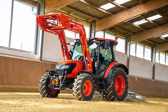Kubota M4-073 7 of 9