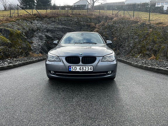 BMW 520d 2 of 5