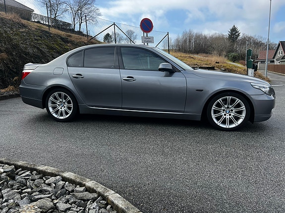 BMW 520d 4 of 5