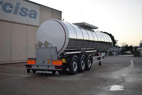 Parcisa Bitumen semi 1 igjen for levering i Juni.