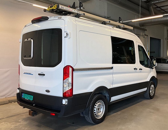 Ford E-Transit 350 L2 Van 4 of 5