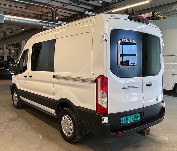 Ford E-Transit 350 L2 Van 3 of 5