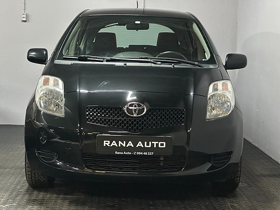 Toyota Yaris 3 of 18