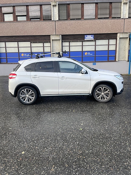 Peugeot 4008 8 of 13