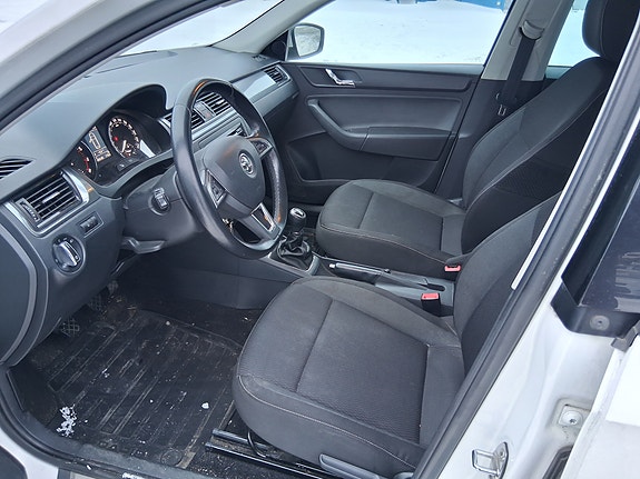 Skoda Rapid Spaceback 12 of 15