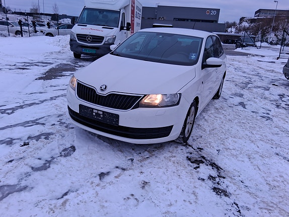 Skoda Rapid Spaceback 2 of 5