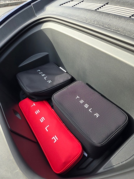 Tesla Model Y 2 of 6