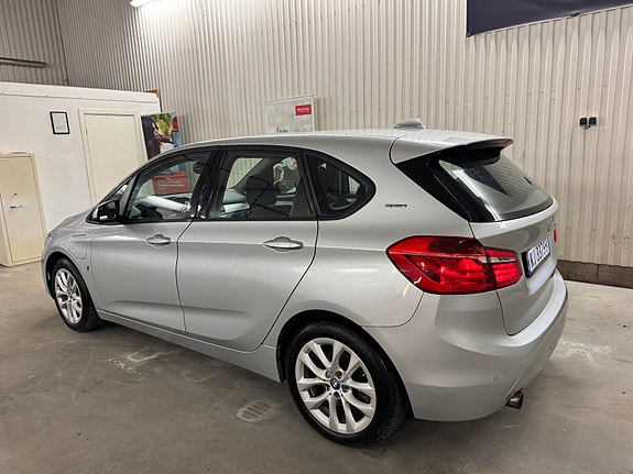 BMW 225xe 4 of 30