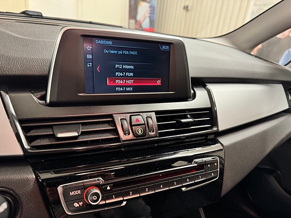 BMW 225xe 21 of 30
