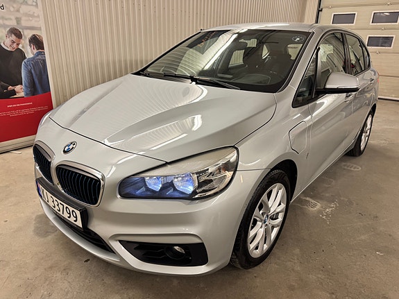 BMW 225xe 17 of 30