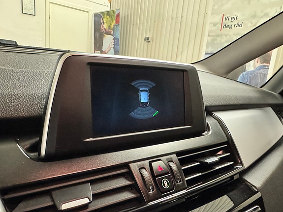 BMW 225xe 25 of 30