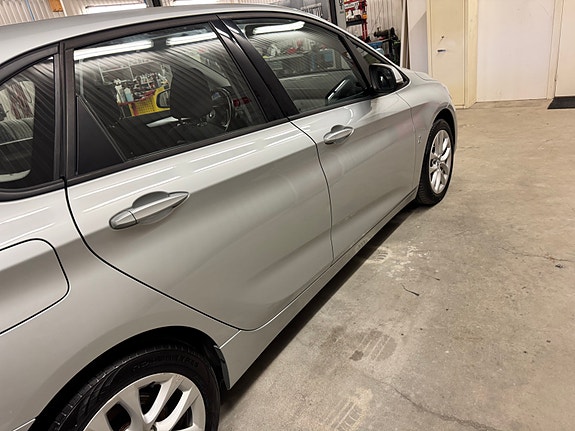 BMW 225xe 14 of 30