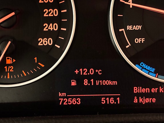 BMW 225xe 24 of 30