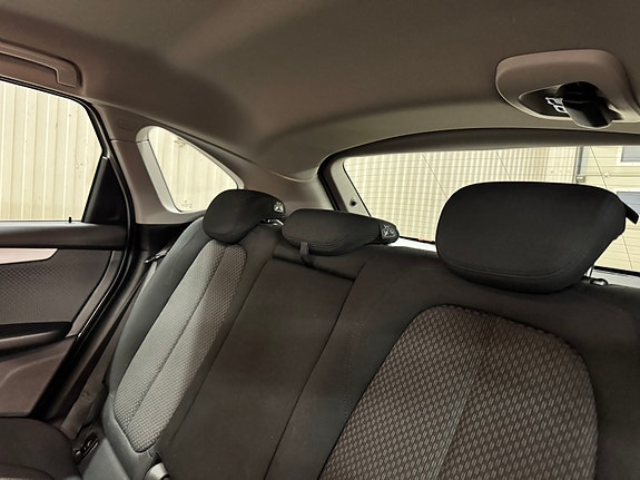 BMW 225xe 29 of 30