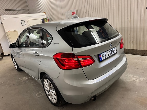 BMW 225xe 6 of 30