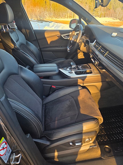 Audi Q7 14 of 16