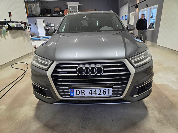 Audi Q7 4 of 16