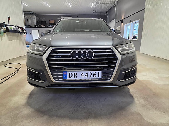 Audi Q7 3 of 16
