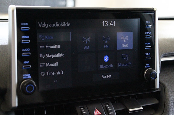 Toyota RAV4 Plug-in Hybrid 21 of 27