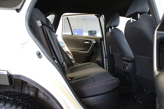 Toyota RAV4 Plug-in Hybrid 24 of 27