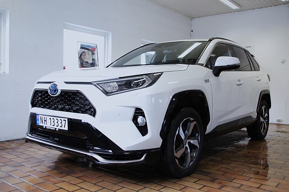 Toyota RAV4 Plug-in Hybrid 5 of 27