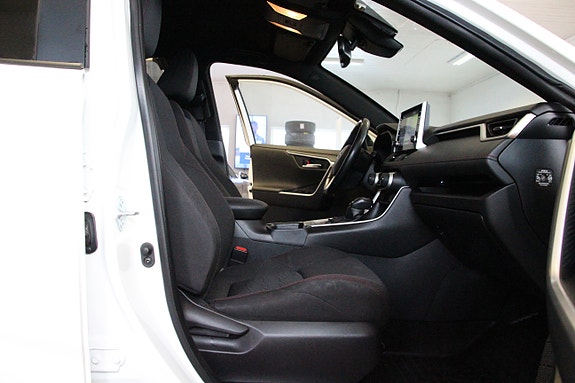 Toyota RAV4 Plug-in Hybrid 11 of 27