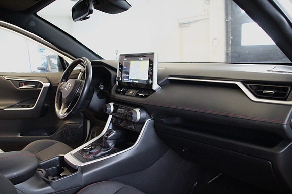 Toyota RAV4 Plug-in Hybrid 14 of 27