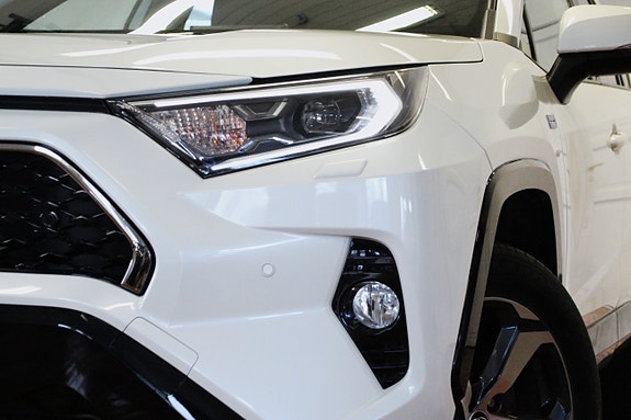 Toyota RAV4 Plug-in Hybrid 9 of 27