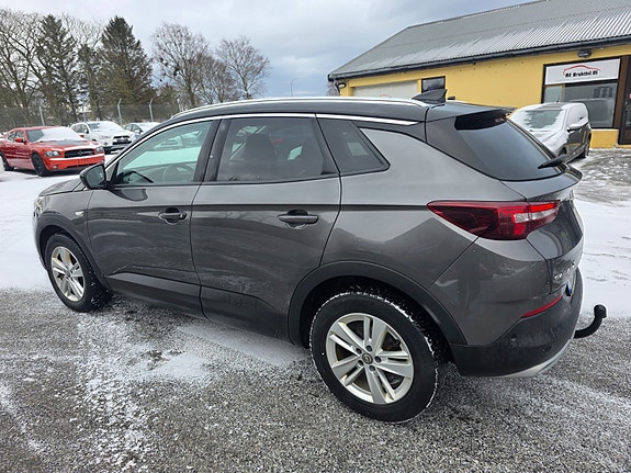 Opel Grandland X 4 of 5