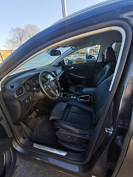 Opel Grandland X 13 of 30