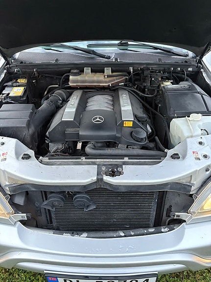 Mercedes-Benz ML55 16 of 30