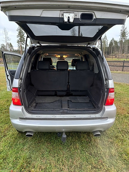 Mercedes-Benz ML55 22 of 30
