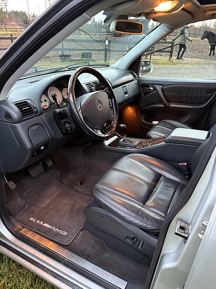 Mercedes-Benz ML55 18 of 30