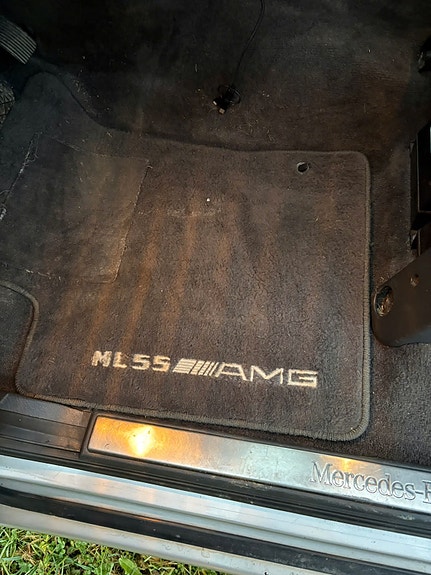 Mercedes-Benz ML55 19 of 30