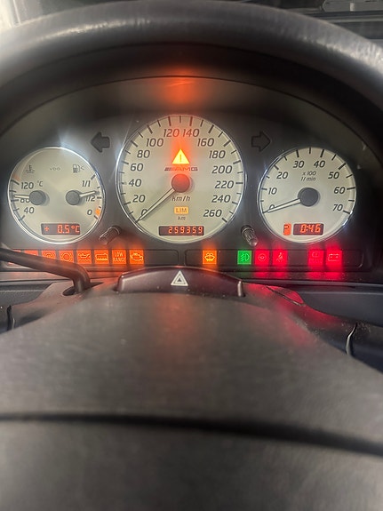 Mercedes-Benz ML55 26 of 30