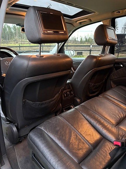 Mercedes-Benz ML55 20 of 30