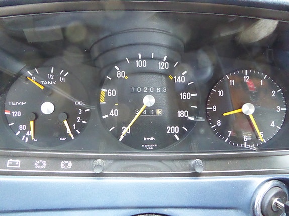 Mercedes-Benz 230 C 19 of 30