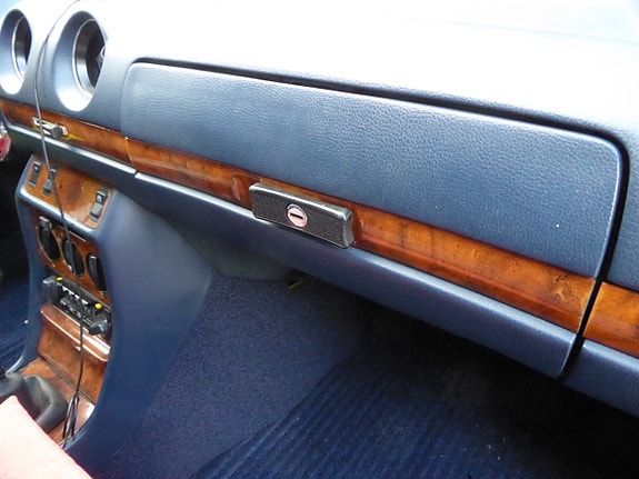 Mercedes-Benz 230 C 15 of 30