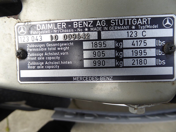 Mercedes-Benz 230 C 8 of 30