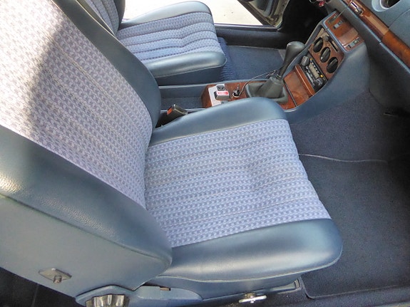 Mercedes-Benz 230 C 21 of 30