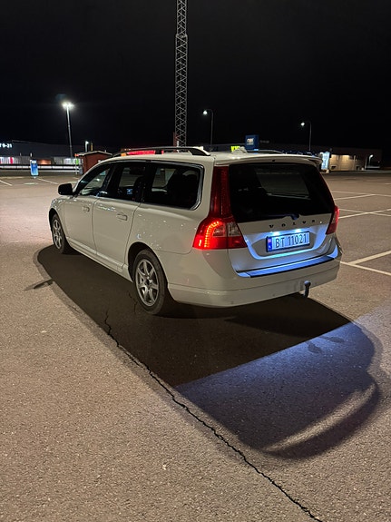 Volvo V70 4 of 5