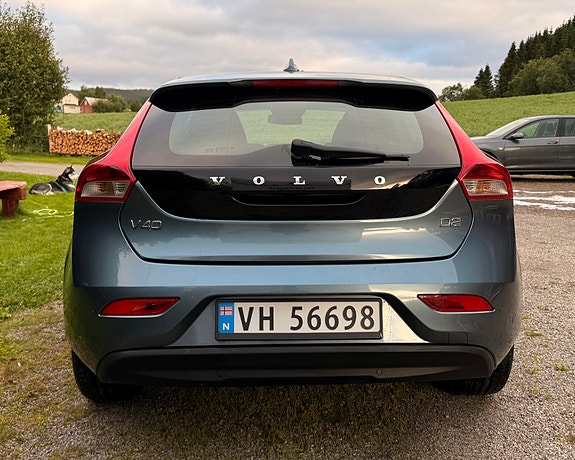 Volvo V40 3 of 5