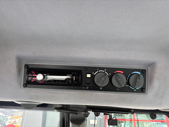 Valtra M150 med laster! 2004, kr 419 000,-